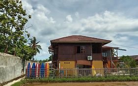 Arya's Surf Camp Cimaja